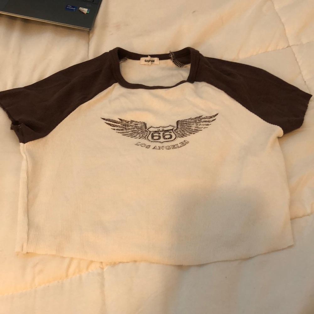 COPY - FINAL CHANCE!! Adorable garage brown and white tee top!!